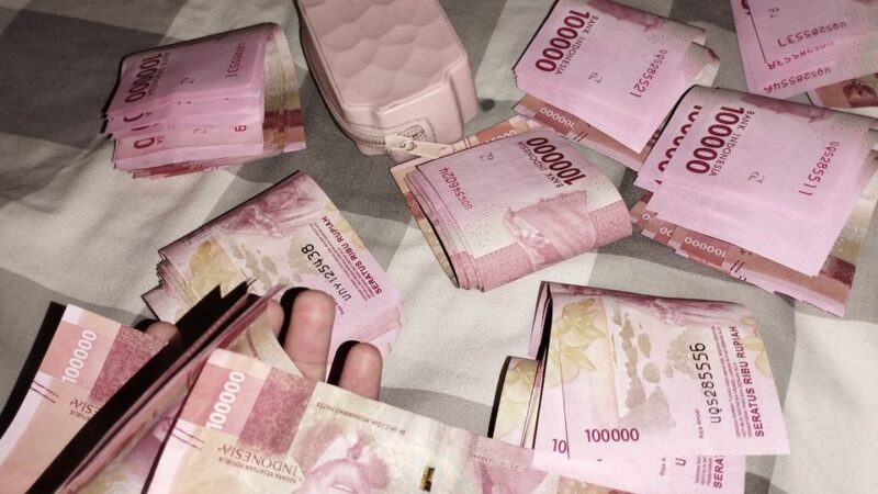 Apa Bedanya KTA dan Pinjaman Online? Pahami Sebelum Mengambil